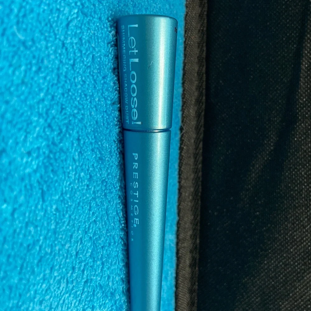 Prestige “Let Loose” Shimmering Shadow Dust